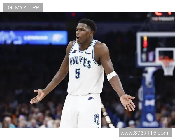 森林狼揭幕战客场挑战开拓者爱德华兹背部痉挛出战成疑引担忧 森林狼揭幕战客场挑战开拓者爱德华兹背部痉挛出战成疑引担忧